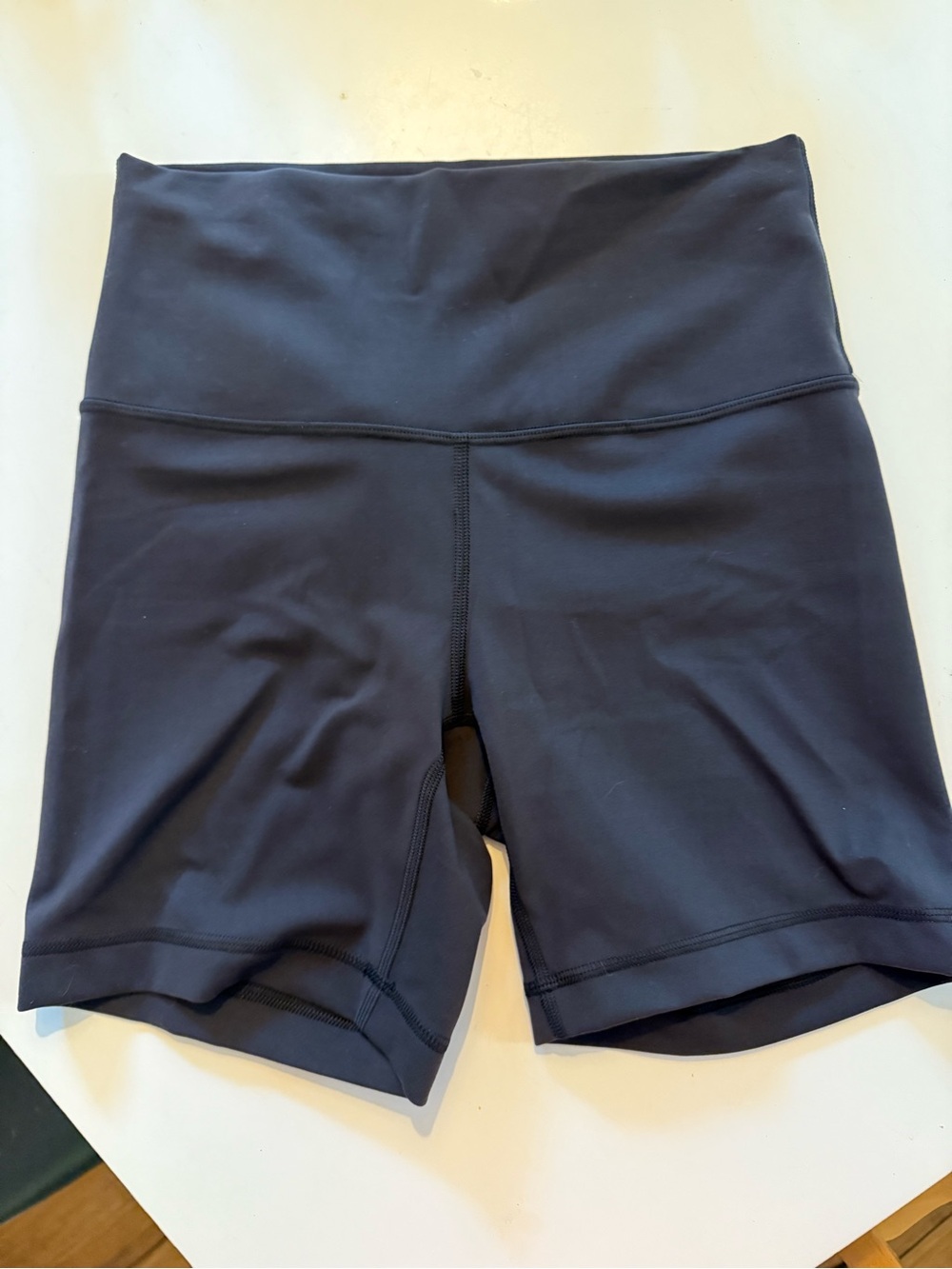 Lululemon Wunder Train High-Rise Short 6”, Size 6